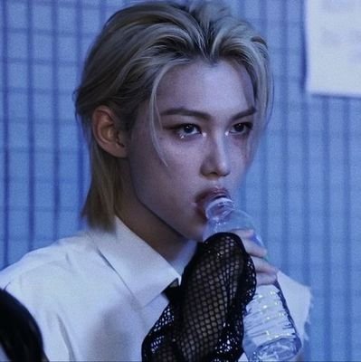 weyongbok's profile picture. central jurídico do lee yongbok