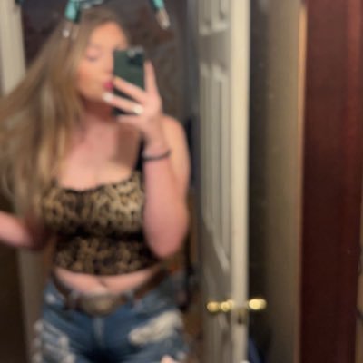 rainileighanaaa's profile picture. had to make a new acct :))