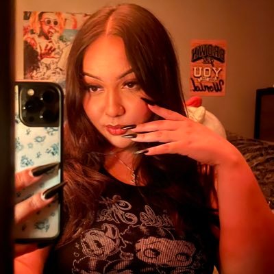 demiadavis's profile picture. crazy scary spooky hilarious