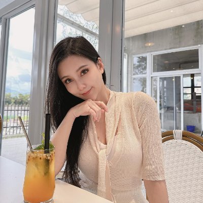 ysypb3755212's profile picture. A girl who smiles has no bad luck.