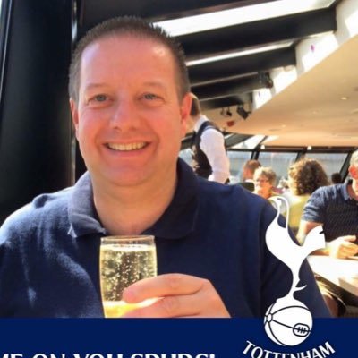 Paramedic for @Ldn_Ambulance, @ParamedicsUK member, @spursofficial and @SpursWomen supporter, Cockerpoo owner, caravaner. (All views are my own)