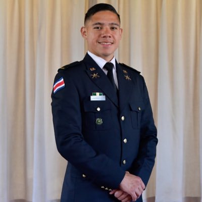 Oficial de Fuerza Pública.     Puerto Limón 💚.                   Honor, Lealtad y Sacrificio.       Estudiante de la Escuela de Carabineros 🇨🇷/🇨🇱