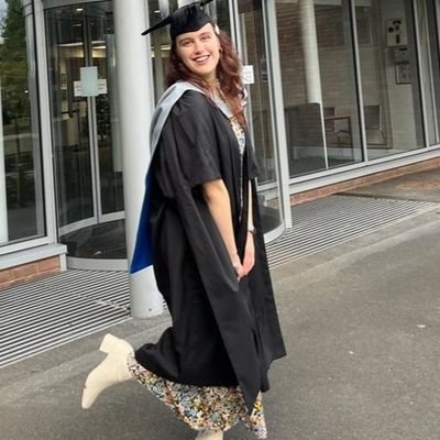 📚MA History graduate and independent researcher.
Interested in gender, social and cultural history, told through fashion, textiles and oral histories of women