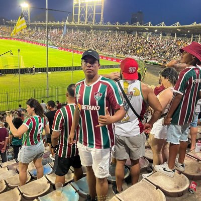 Mantendo minha fé, vivendo a vida sempre com ousadia.🤙🏾 @FluminenseFC Pᴀᴘᴀɪ ᴅᴀ Hᴇʟᴇɴᴀ 🥰❤️ Dɪɴᴅᴏ ᴅᴏ Aʀᴛʜᴜʀ 🥰❤️ XIII.XII.MMXX 🥰❤️👨👧