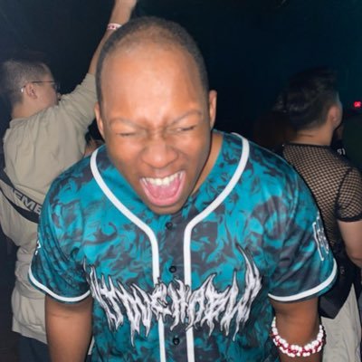 God first 🙌🏽//Kompanion ☢️//Infamous for Headbanging the night away//DUBHEAD and PLUR BABY AT HEART//