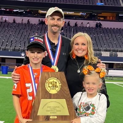 Christian, Husband, Father. WR’s & Special Teams Coordinator for 12 time TX state football champions - Aledo HS, Aledo TX. Galatians 6:9, Matthew 23:12. FCA!