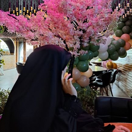 معلم👩🏫
مشاور💚
نقاش🎨
کمی اهل نوشتن♥️
آن قدر میدانم که هیچ نمیدانم...
فالو=فالو