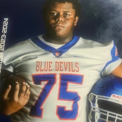 6’2|325lbs|C/O ‘27| Columbus High School| Go Blue Devils|Football| Offensive Guard/ Defensive Tackle|                          Email: zclay2027@gmail.com