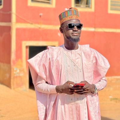 yaseerkexo's profile picture. Yaseer Ibrahim is undisputable Man, the man origin of DANGARKE Family(The great family Ever).
      *THE PHOTOGENIC*😎