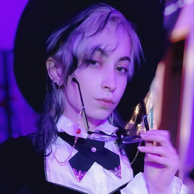 princeroogoo's profile picture. 🐌 27
🏳️‍⚧️ he/him
| cosplay & spice ✨️ |