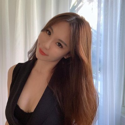 My name is Liu Shiying, my English name is Fia, I'm from Taiwan, I currently live in Los Angeles, I like #swimming #golf #yoga #fitness #camping #hiking