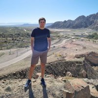 Un Experto en la Materia (@iksnilepoguh) 's Twitter Profile Photo