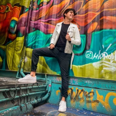 Cuenta nueva ⚠️ | Actor que baila y canta. 🎭 También le diseño. Catador de pastas y cafés.