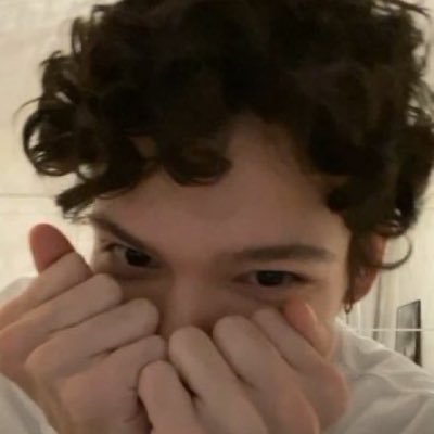 yroyals0398's profile picture. 