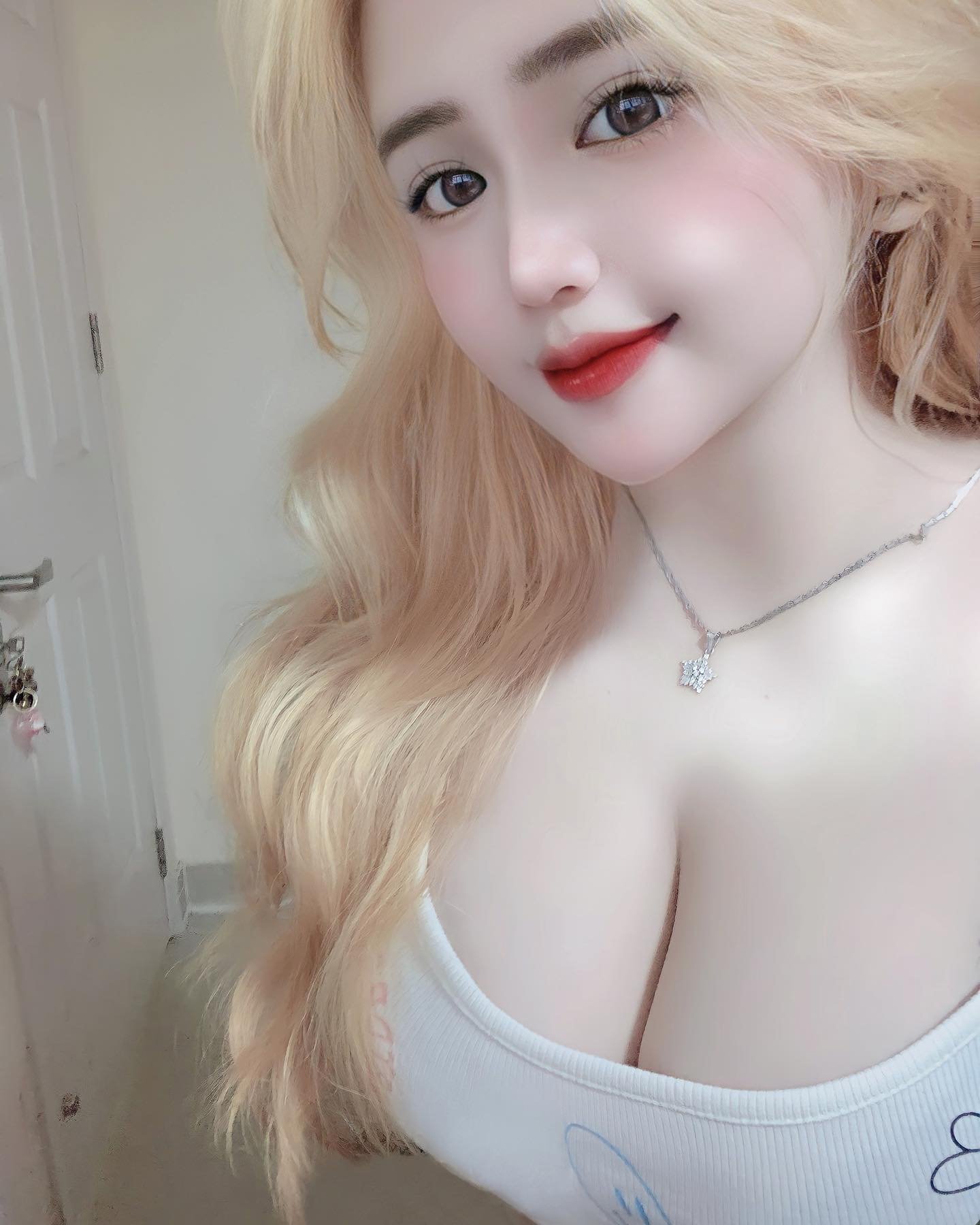 Tesay927049's profile picture. 