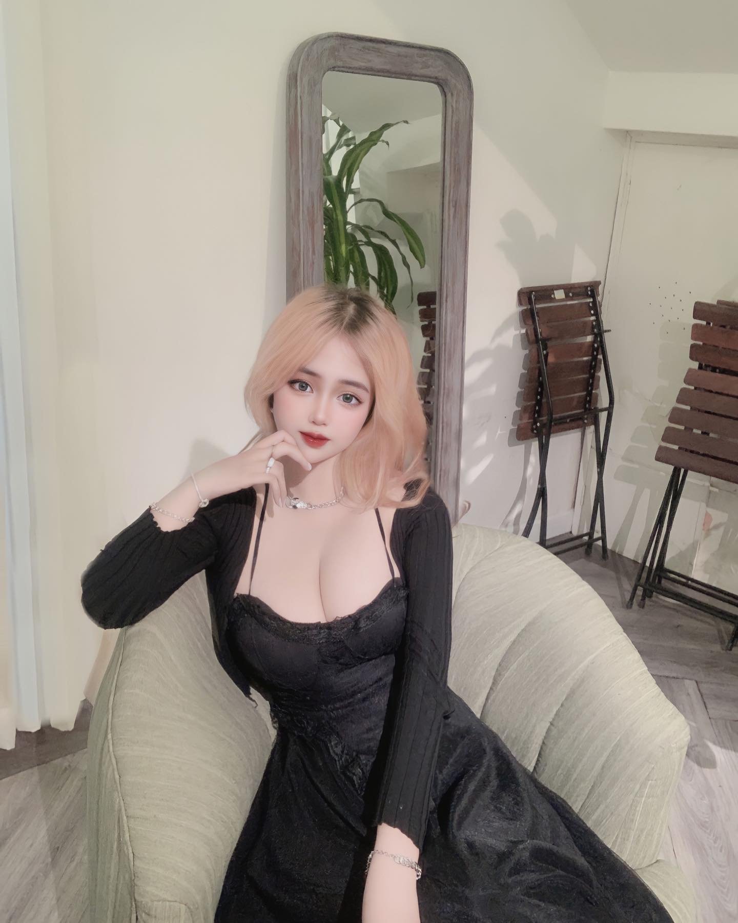 Niu như Bạn là một con nhím con , Thi tôi sẽ ôm bạn ngay , Bạn đã trao cho tôi tình yêu đẫm máu của bạn