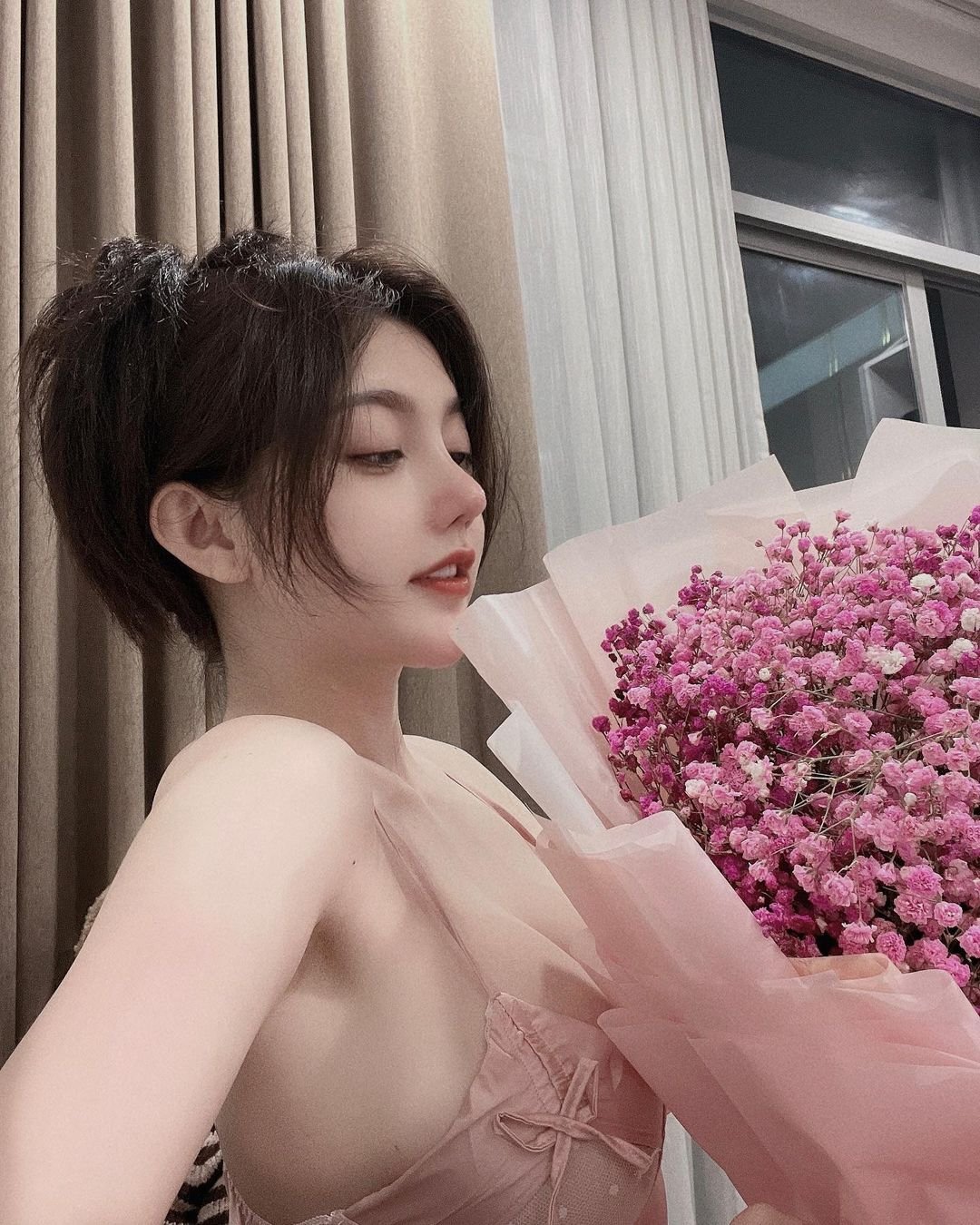 Nhưng ai đó xuất hiện trong cuộc đời của mình , Thì người đó nhất