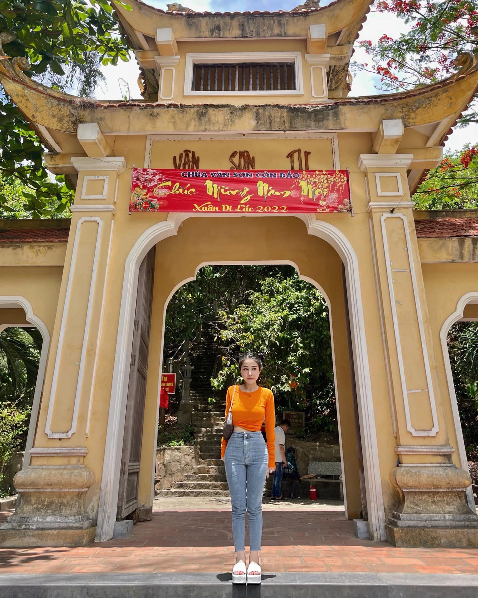 Nguyį»n anh Äược có rượu chĆØ vį»i Em nĆ o , NhÅ©ng em Äó nhƵng nhįŗ½o ko giį»ng nhau