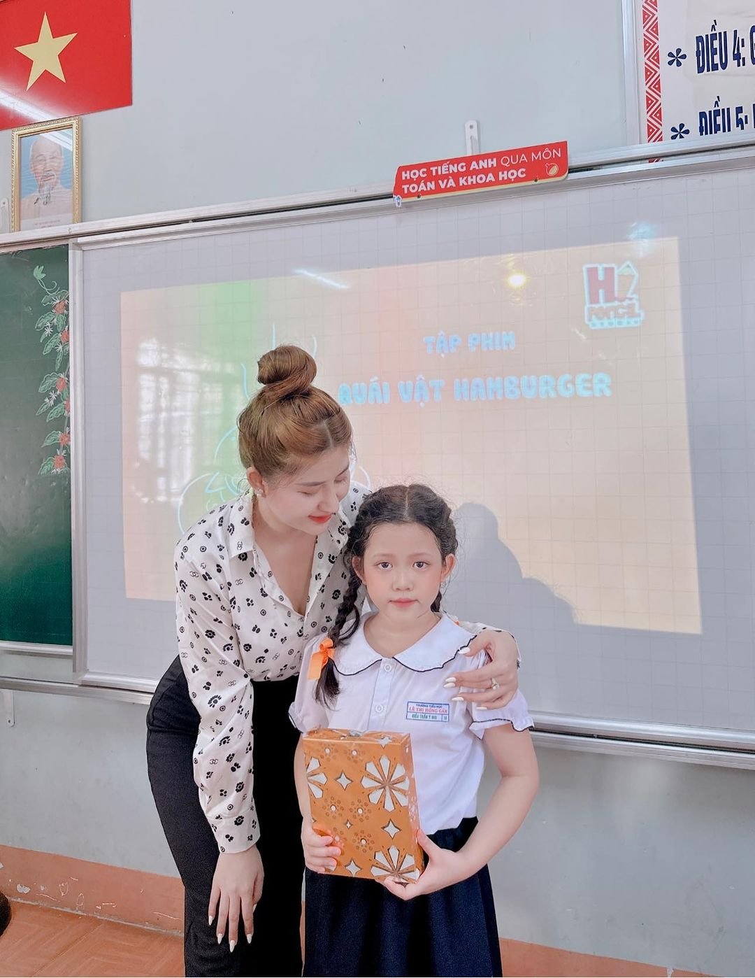 Mong Anh Trong xanh như bầu trời và nước đại dương tự do