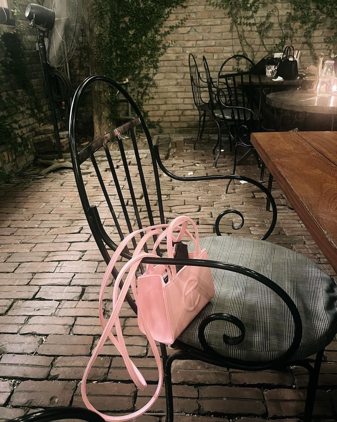 Theslet215962's profile picture. Mong bạn sẽ bớt tổn thương , Bạn vẫn có thể bắt kịp khi bạn đột nhiên tỉnh dậy