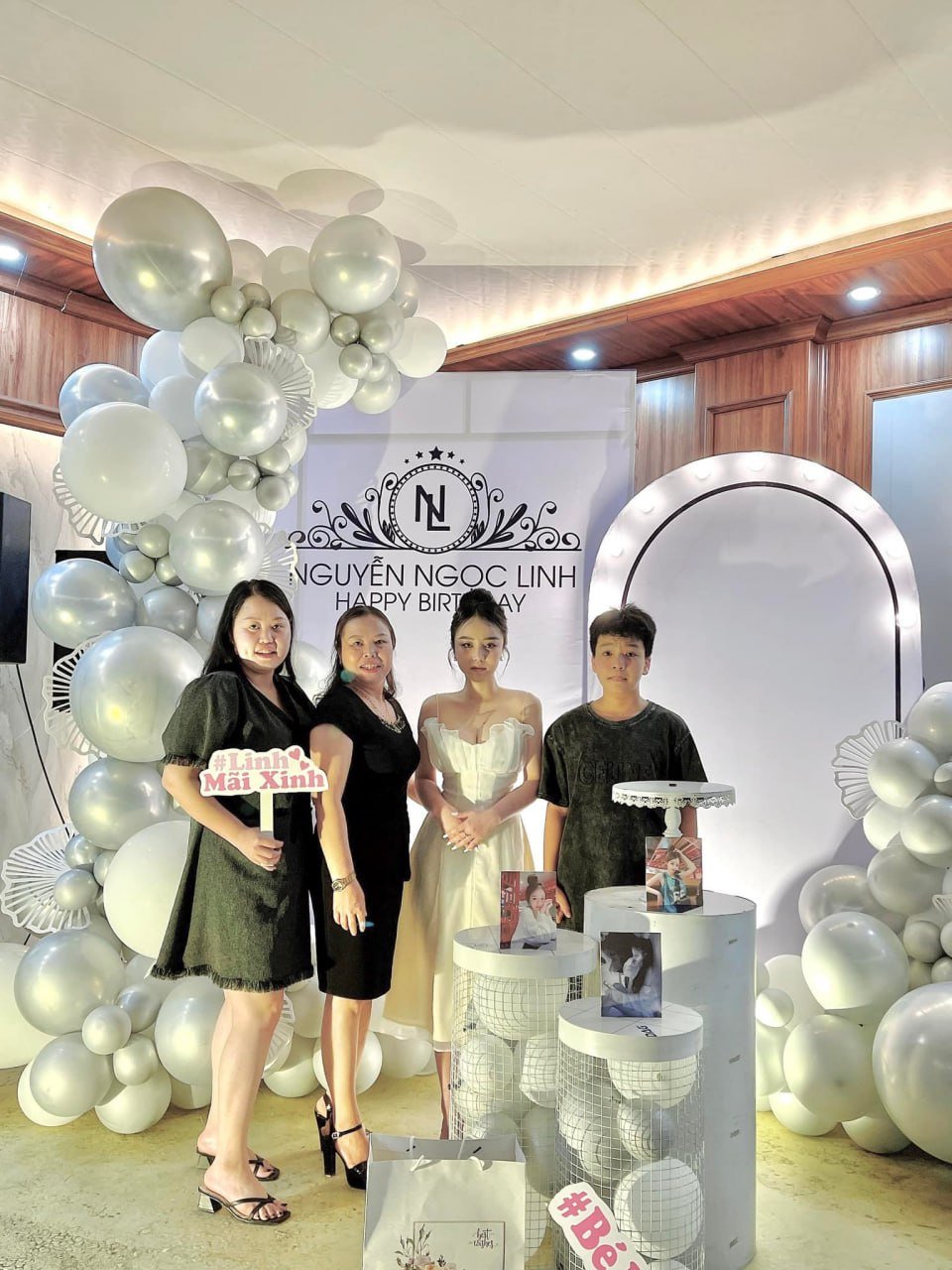 Nhưng ai đó xuất hiện trong cuộc đời của mình , Thì người đó nhất