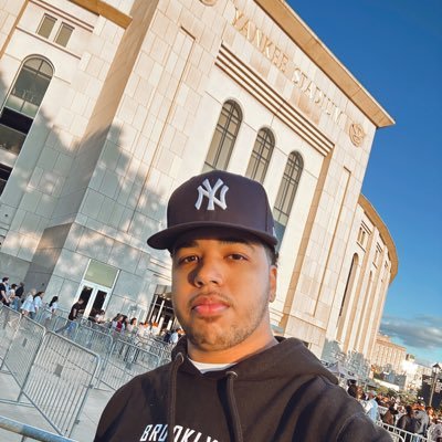 Girldad 👨‍👧 Dominicano 🇩🇴 Liceista 💙 Yankees 🖤🤍 Baseball ⚾️ Basketball 🏀 AKA: 