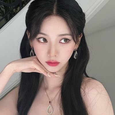 aspakatrin's profile picture. parody of AESPA 's Yoo Karina. as leader, main rapper & main dancer of the group.