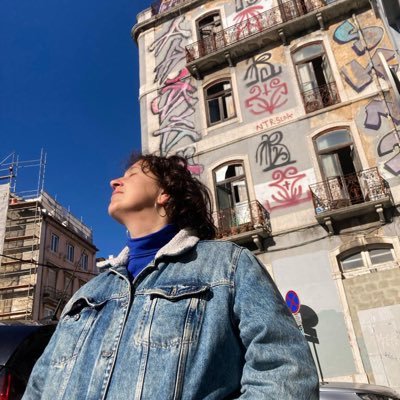 joana_gomila's profile picture. cantant (i altres perifèries)