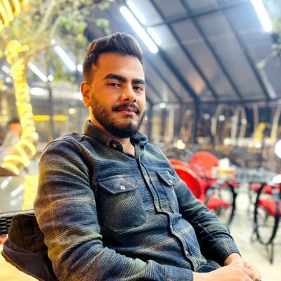 من پیر فنا بدم جوانم کردی،،
من مرده بدم ز زندگانی کردی،،
میترسیدم که گم شوم در ره تو،،
اکنون نشوم گم که نشا،،