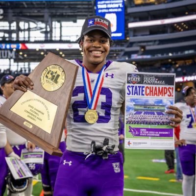 🏈State Champion, c/o 2024 Top 6% 🎓 | 6’2 216 lbs | 4.1 GPA | 315 Bench | 500 Squat | 4.52 laser time | 42.7 inch Vert| 10’8 Broad | NCAA ID# 2211732382