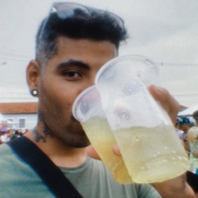 Gênio, playboy, bilionário, cinéfolo e filantropo.