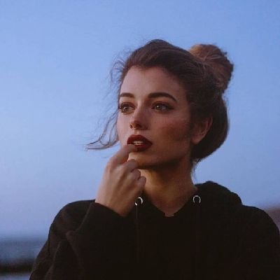 miss__model's profile picture. رویای‌ِدنیایی‌سبزو‌بدون‌ِ‌جنگ!🕊
□□□□|
interested:book.
  8  March ' 2024