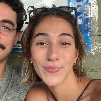 tilelezinha's profile picture. outras pessoas pensam