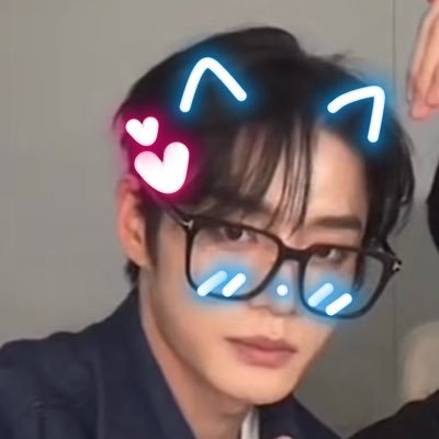 jwzb1hn's profile picture. 김지웅__♡.. @ZB1_official