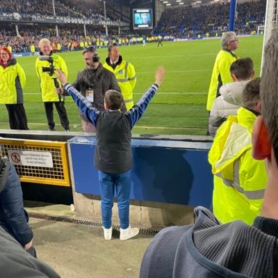 Official Twitter Account of Me..., Everton ⚽️💙Lancs 🌹🦁🏏 Official @alanmyersmedia GK coach and Midlands correspondent apparently 😂