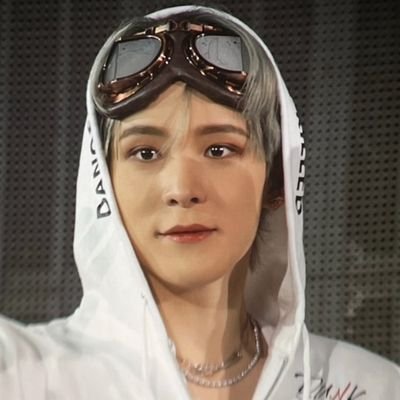 a fan+sbt account; mostly for 정윤호, and 최종호.