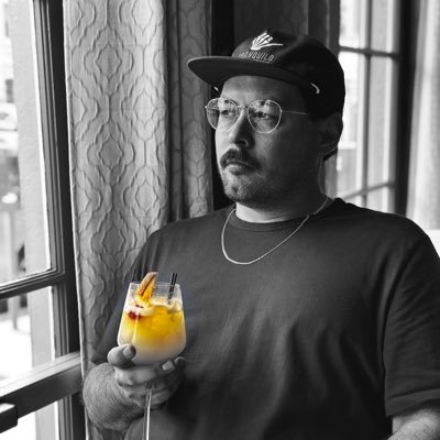 joshecheverri's profile picture. 🍹that guy at the bar you kinda know #miamitech