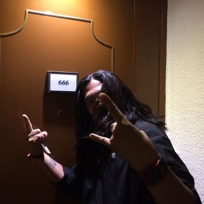 MausMendoza's profile picture. Te bajaría la luna y las estrellas... Pero que pinche hueva