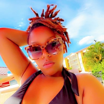 Ree_Myran's profile picture. be kind. laugh often. smile always.