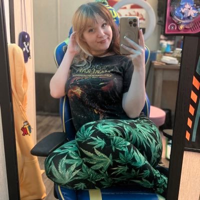 @iKharrma is my MAIN ACCOUNT
DON'T FOLLOW THIS ACCOUNT I DON'T POST FROM HERE
If you only want photos go to https://t.co/v1sjUPsiRB for strictly IRL posts