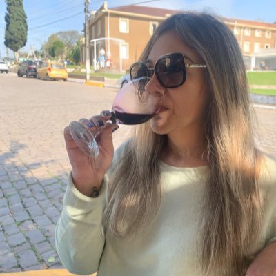 Como Torquato Neto, sou pronome pessoal intransferível.
