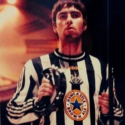 Jake_Risi's profile picture. Guy in a band, Oasis Fan, #NUFC Supporter #HWTL ⚫️⚪️