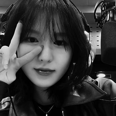RP - 1994 || Main vocal of Red Velvet, known for her stunning vocals. Fashion enthusiast with her chic and stylish outfits. her name is 웬디. 𝟗𝟏𝟗𝟓'꯱