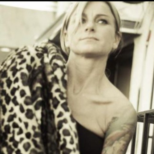 Single mom of two boys. Love tattoos and loud ass music. I'm in the best shape of my life thanks to some lifestyle changes.
