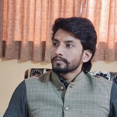 Original mind, unwavering heart. 
Standing firm in my ideology.

My thoughts define my path. 
My ideology shapes my country.

भारत माता की जय ⛳