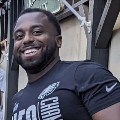 Surrendered to God- Honoring my Wife- Proud Father/#Mentor, #Teacher, #Dad Supporter/ Creekbend DC/
Defense Wins Championships/#jesussaves #keepmoving #SM2BG