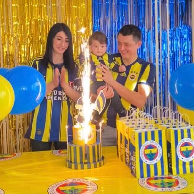 iyi kalpli olun , çünkü kalbinizle yaptığınız herşey size döner..💙💛