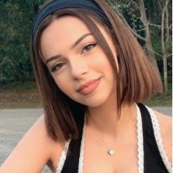 Christinaburch0's profile picture. 