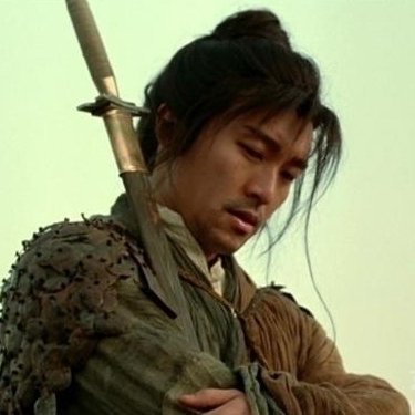 guyueshixin's profile picture. 如梦如幻月，若即若离花。