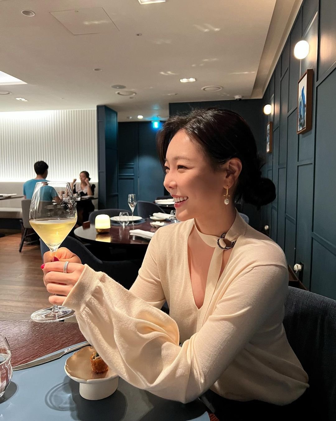 My name is Belle. I am 32 years old. Nice to meet you. I am from Taiwan and now I am in Seoul.    https://t.co/fcdEorwIQS